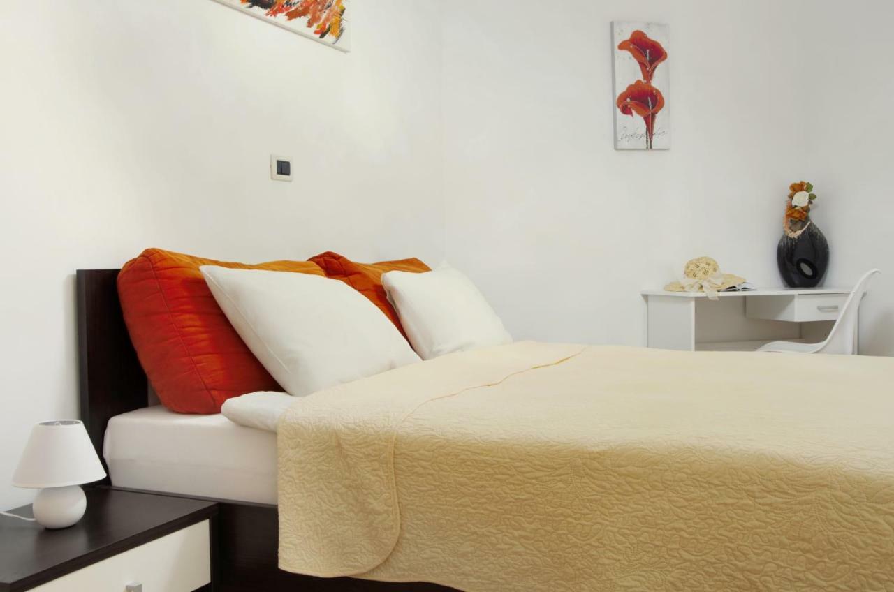 Apartment Kris Umago Esterno foto