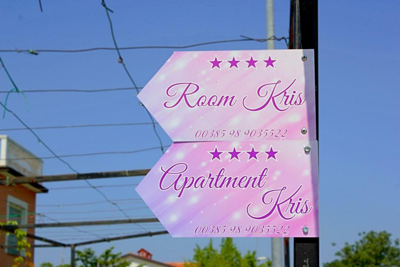 Apartment Kris Umago Esterno foto